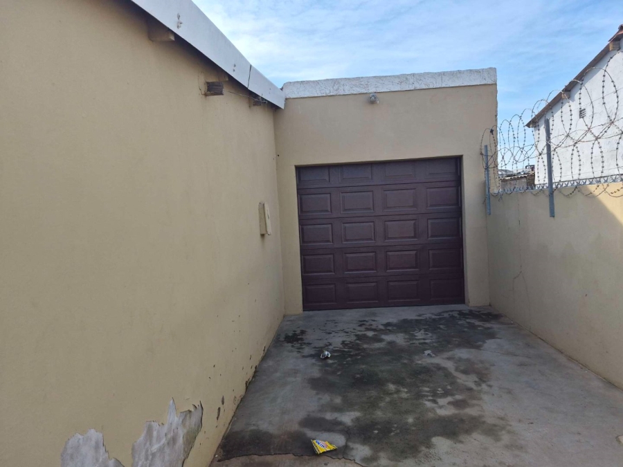 2 Bedroom Property for Sale in Kwazakhele Eastern Cape